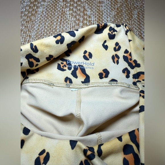 Fabletics,On-The-Go PowerHold® High-Waisted Desert Leopard Legging,Size S - Picture 8 of 11